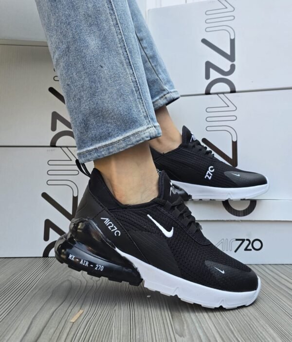 Nike Estilo 270