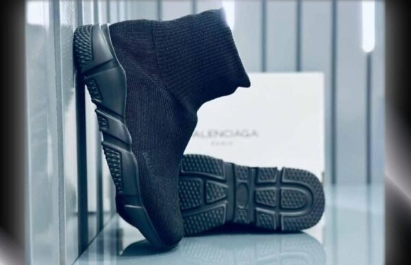 Teni Balenciaga - Image 2